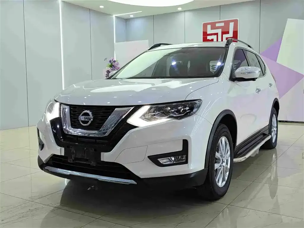 Nissan X-Trail — фото 1
