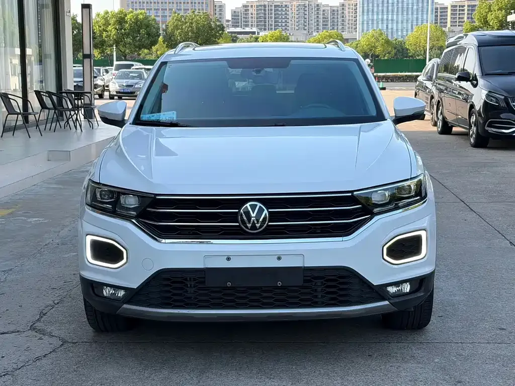 Volkswagen T-Roc — фото 8