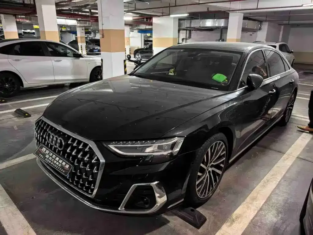 Audi A8 — фото 6