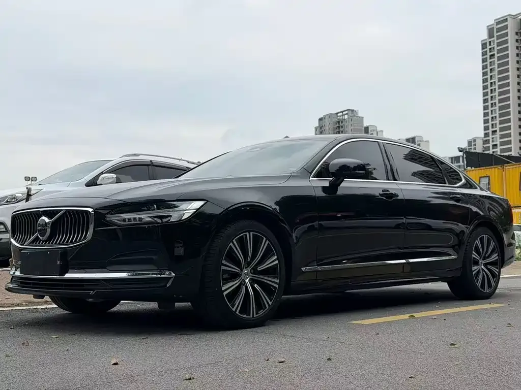 Volvo S90 — фото 1