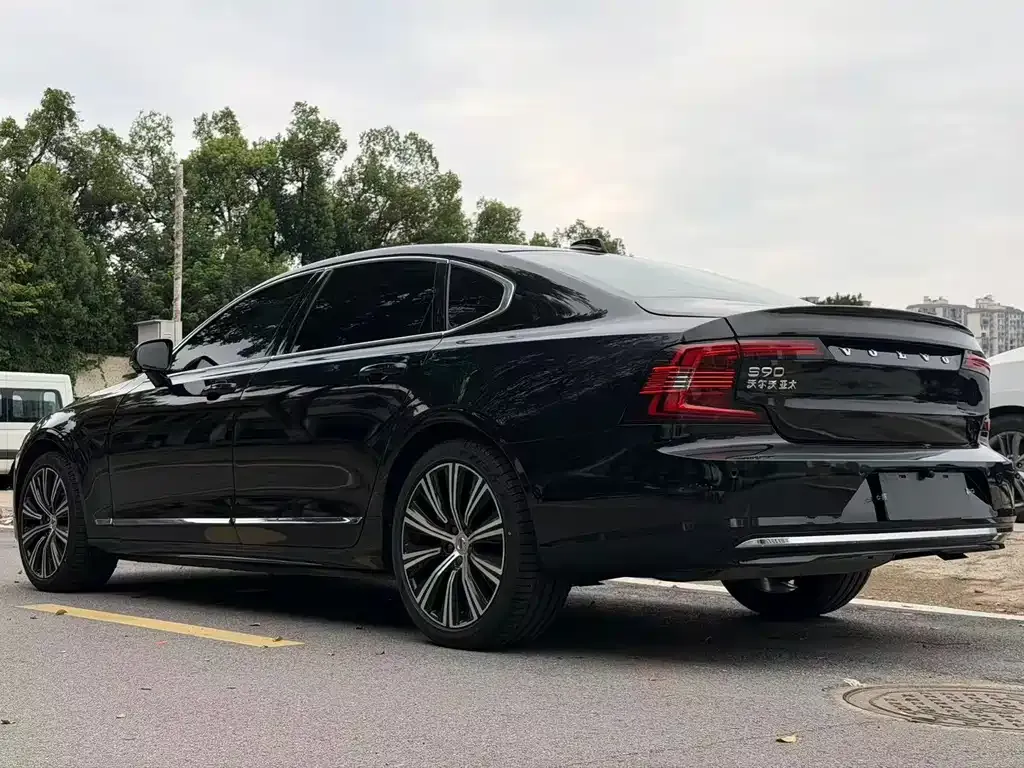 Volvo S90 — фото 8