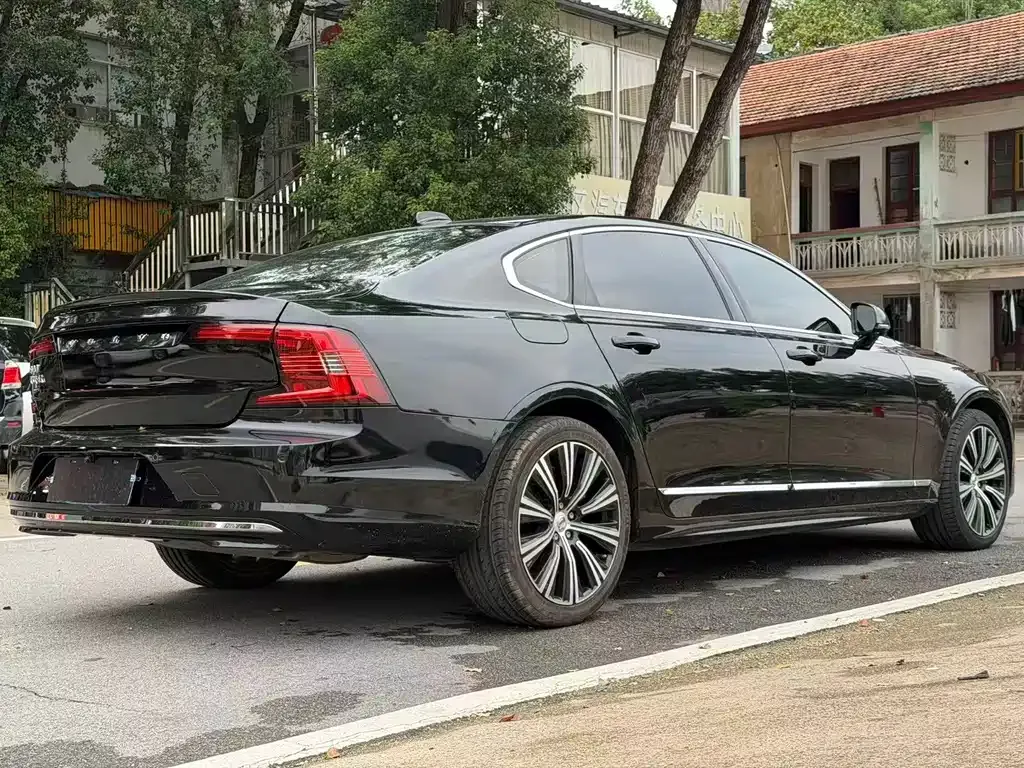 Volvo S90 — фото 9