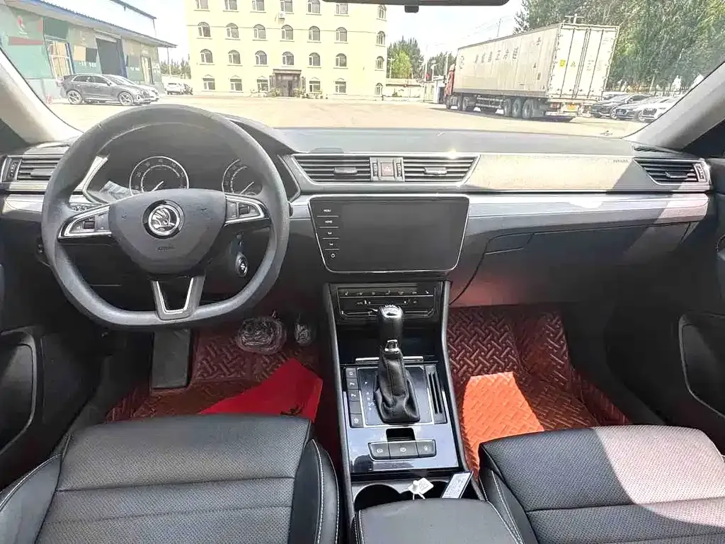 Skoda Superb — фото 3