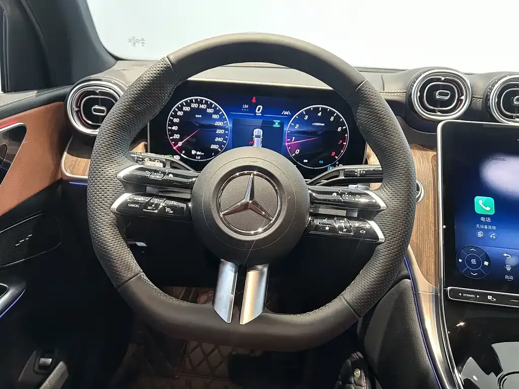Mercedes-Benz GLC — фото 10