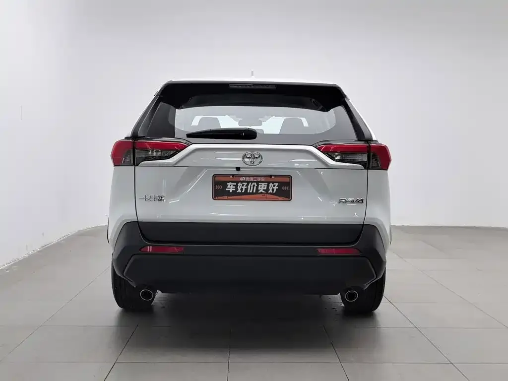 Toyota RAV4 — фото 10