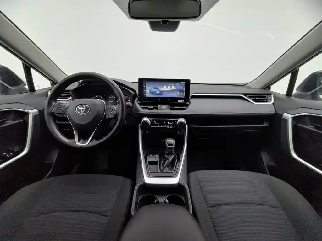 Toyota RAV4 — фото 5