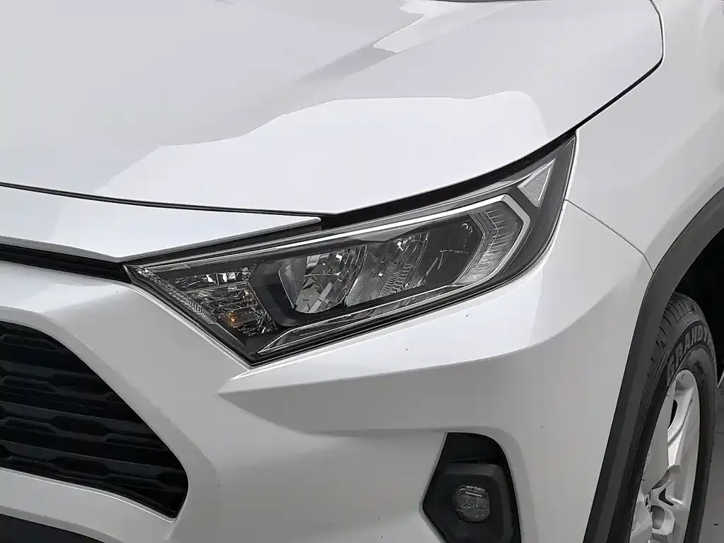 Toyota RAV4 — фото 6