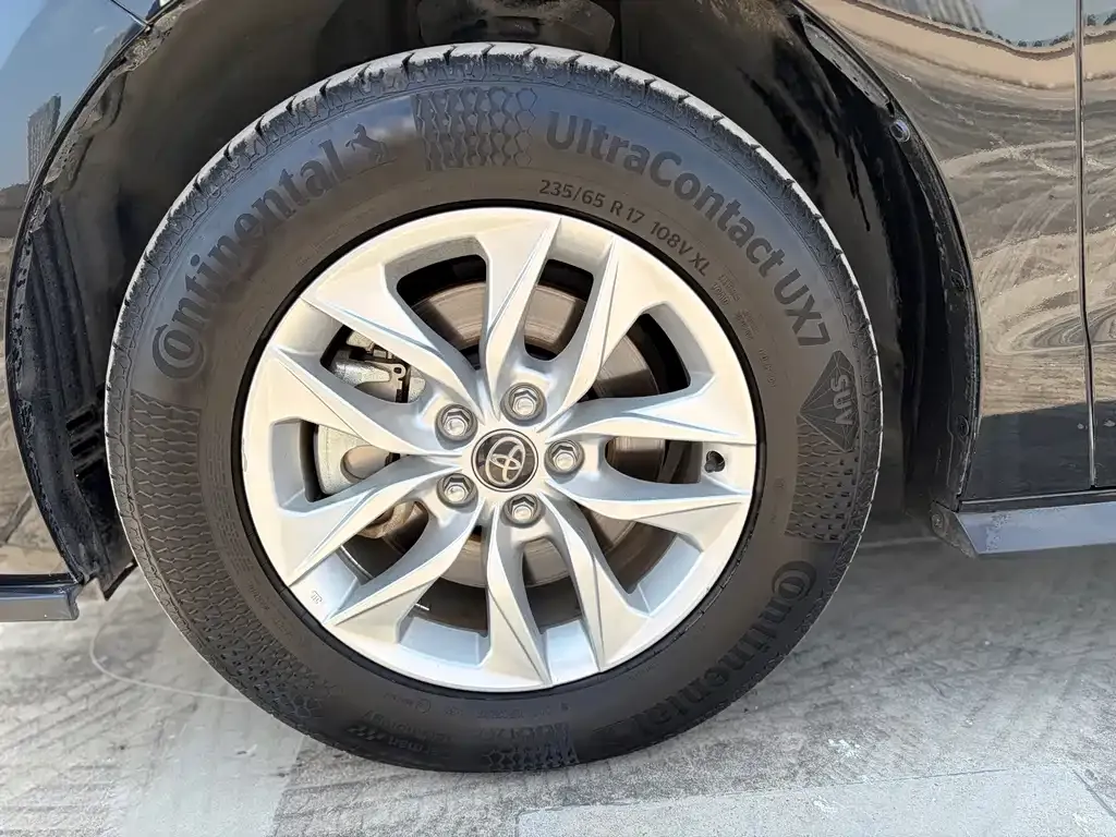Toyota Granvia — фото 7