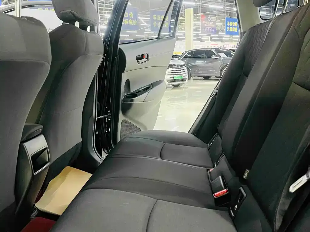 Toyota Corolla Cross — фото 10