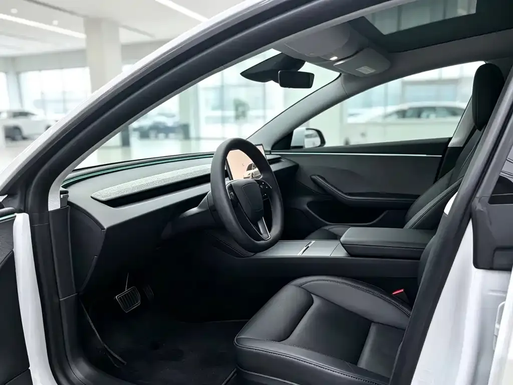 Tesla Model 3 — фото 5