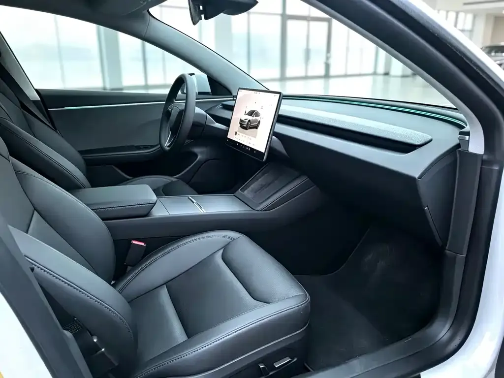 Tesla Model 3 — фото 7