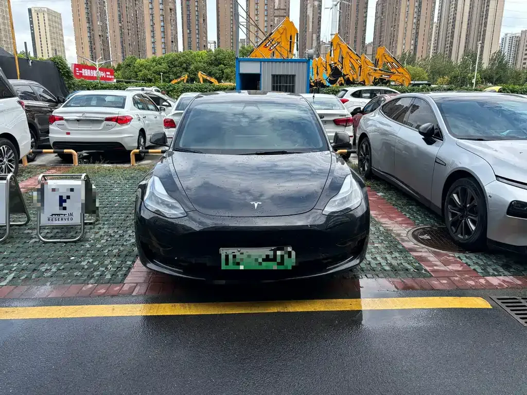 Tesla Model 3 — фото 10
