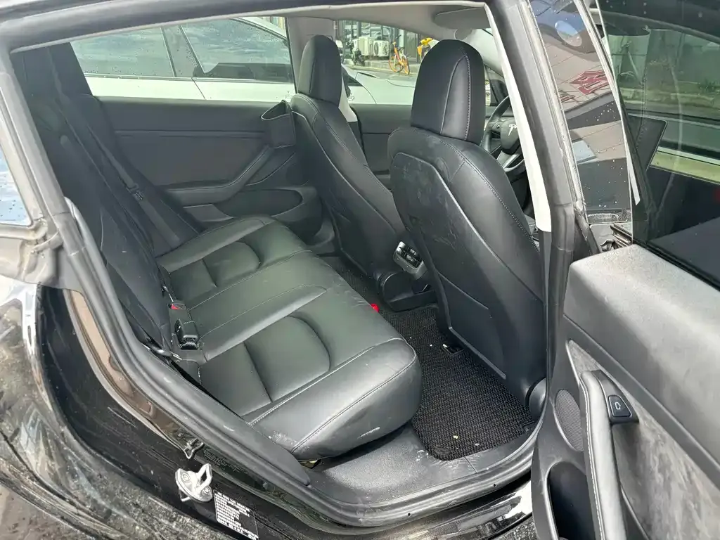 Tesla Model 3 — фото 6