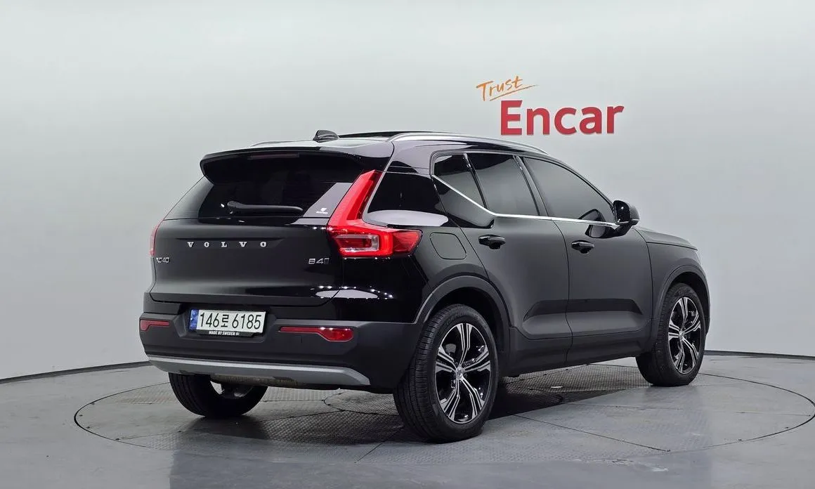 Volvo XC40 — фото 6
