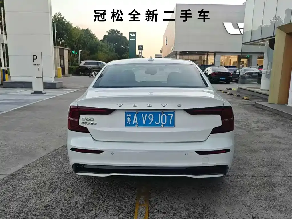Volvo S60 — фото 10