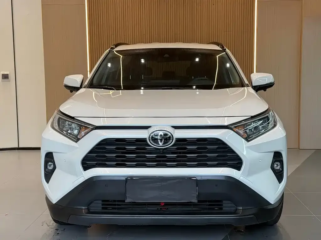 Toyota RAV4 — фото 6