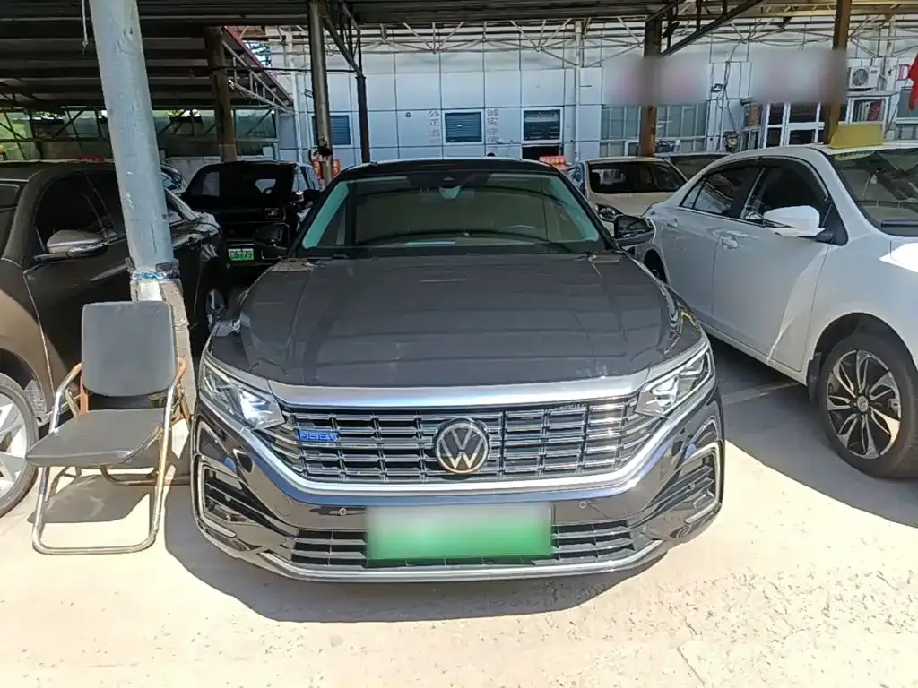 Volkswagen Passat PHEV — фото 3
