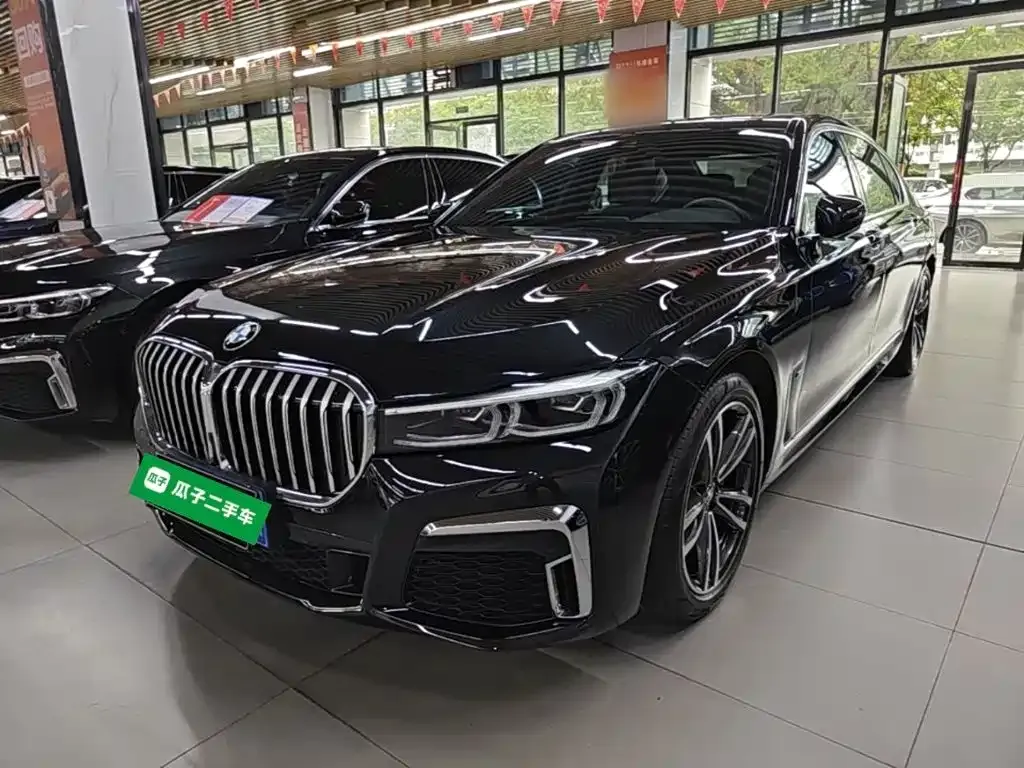 BMW 7 Series — фото 1