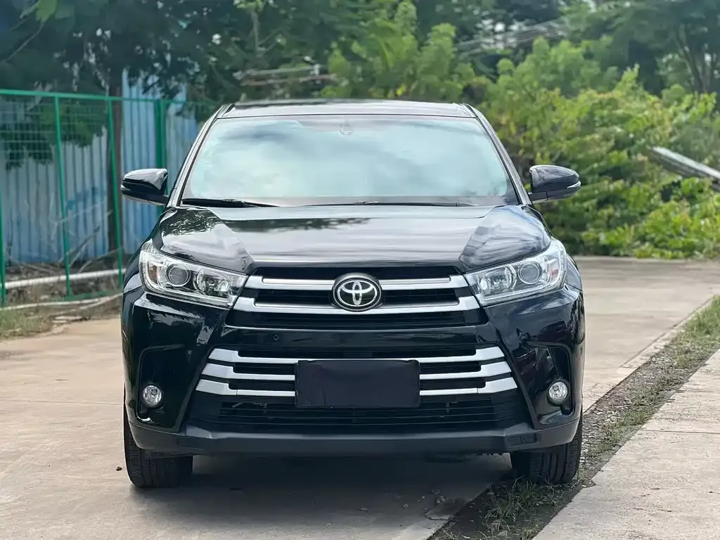 Toyota Highlander — фото 6