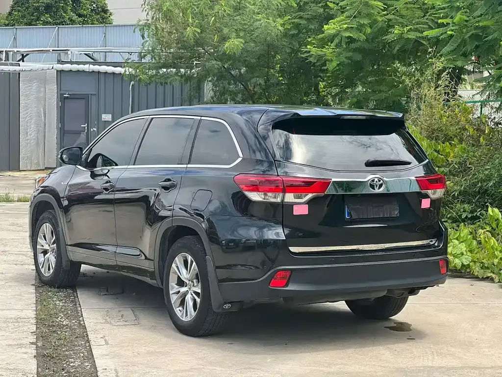Toyota Highlander — фото 9