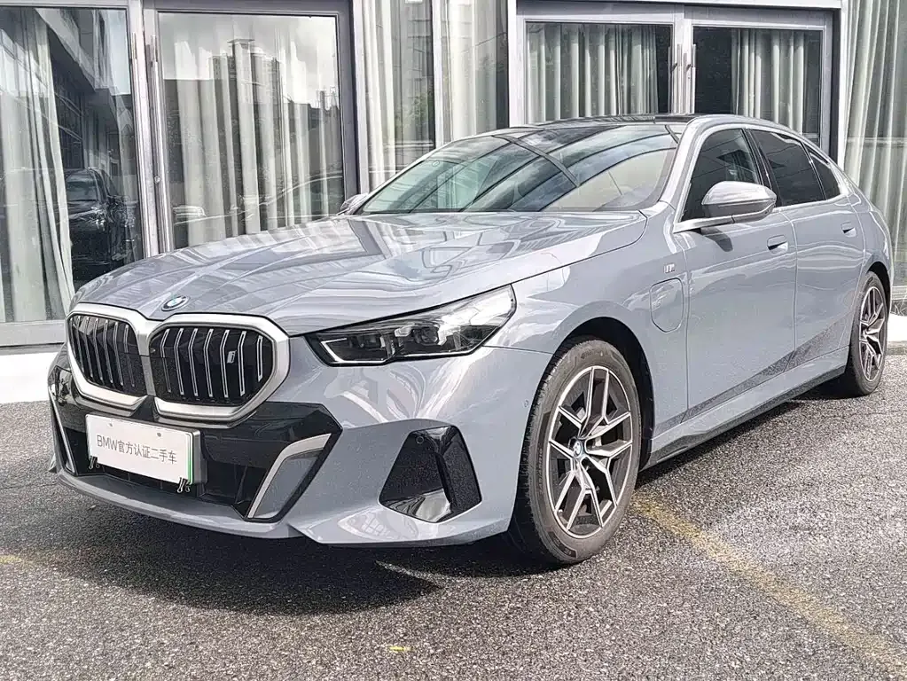 BMW i5 — фото 1