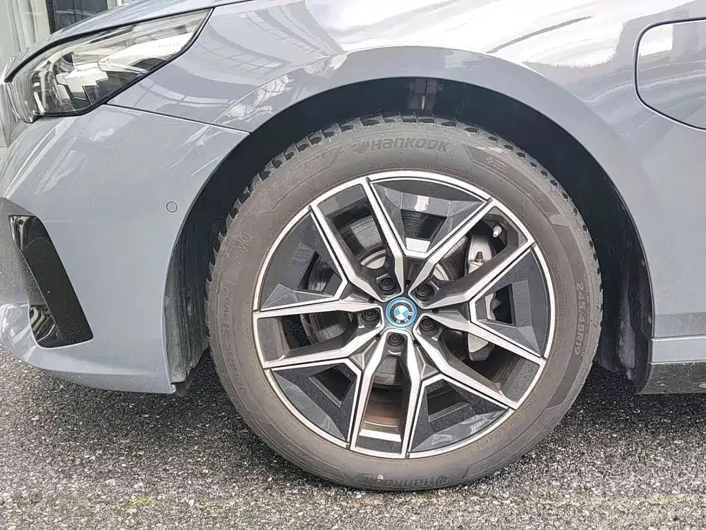 BMW i5 — фото 10
