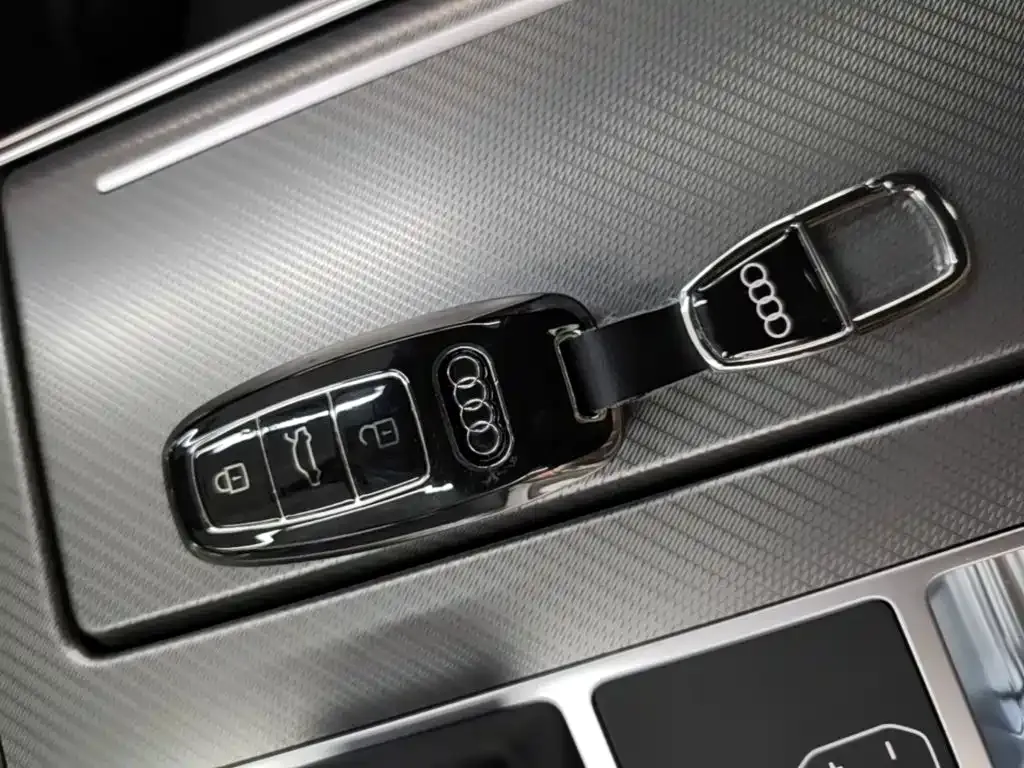 Audi A6L — фото 2