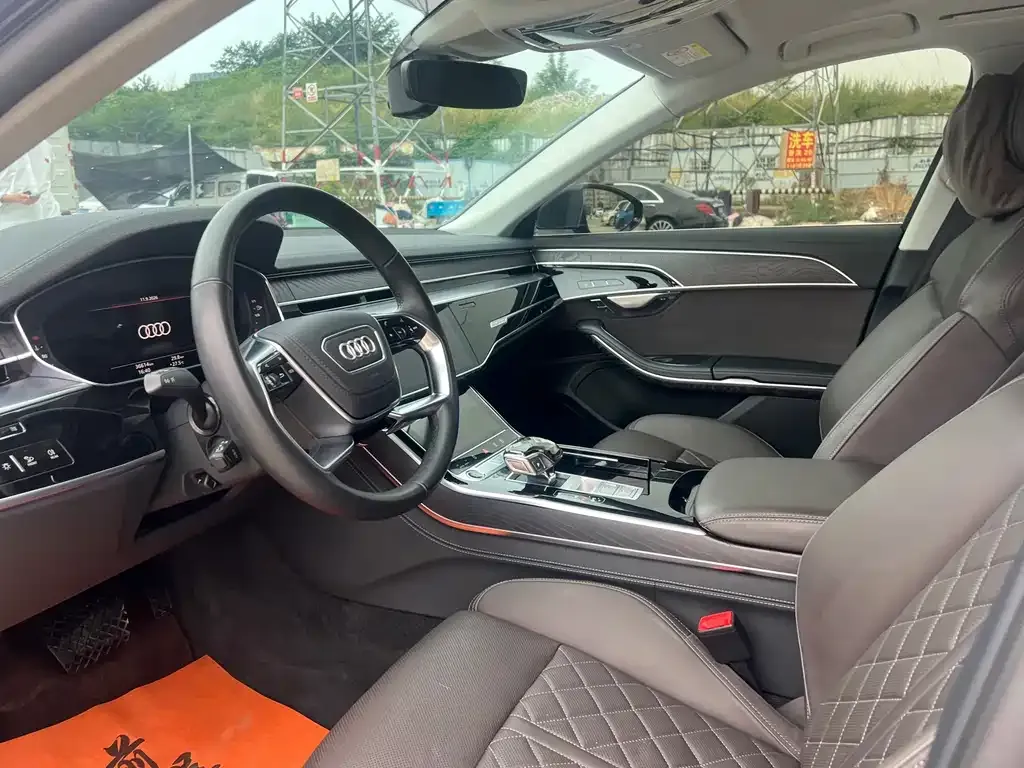 Audi A8 — фото 5