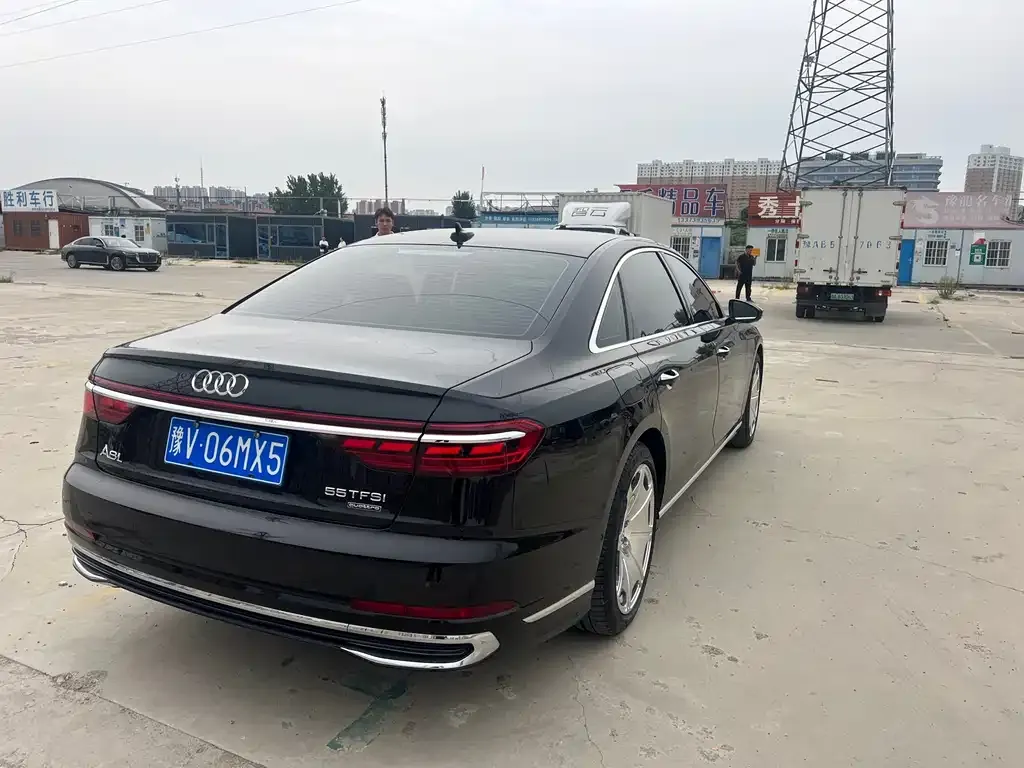 Audi A8 — фото 4