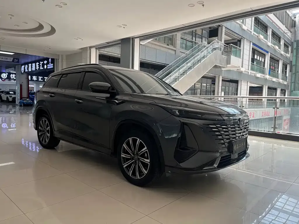 Changan CS75 PLUS — фото 3