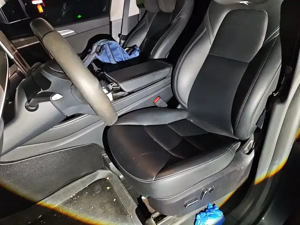Tesla Model Y — фото 9