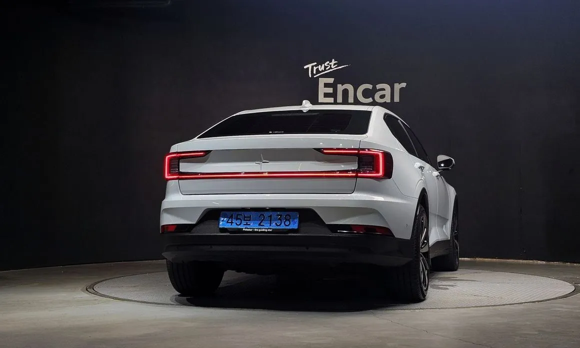Polestar Polestar 2 — фото 6