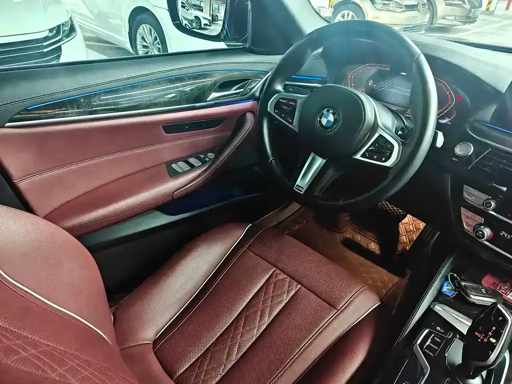 BMW 5 Series — фото 10