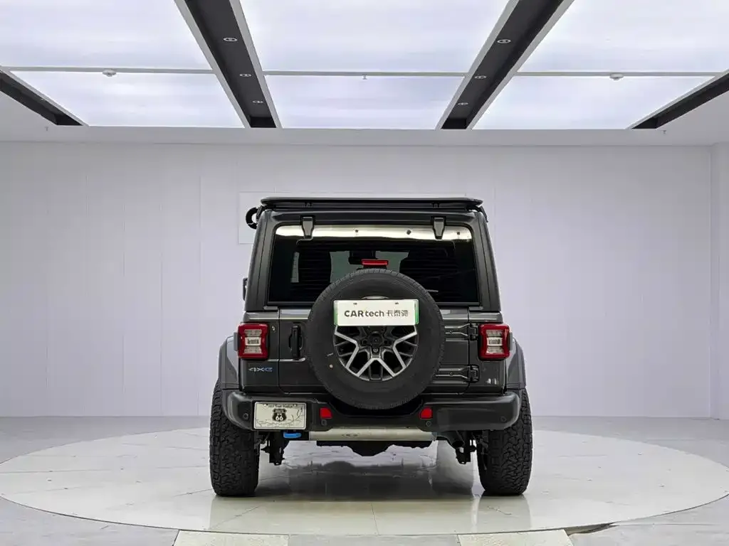 Jeep Wrangler PHEV — фото 7