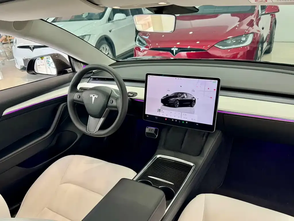 Tesla Model 3 — фото 4