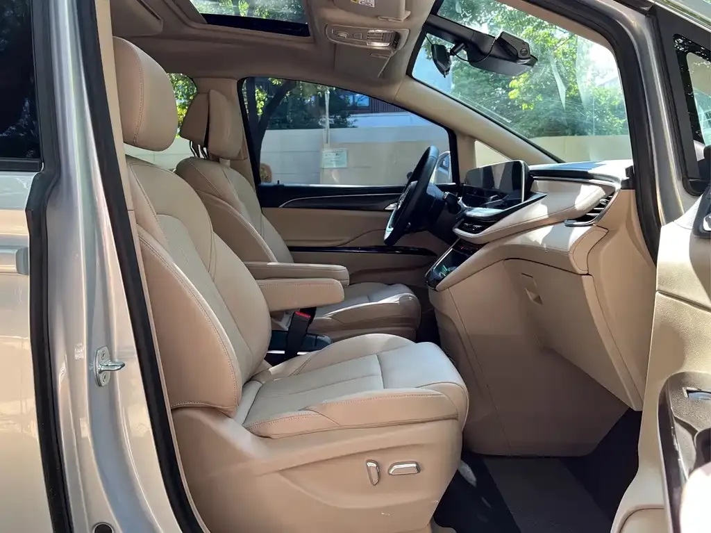 Buick GL8 Hybrid — фото 2