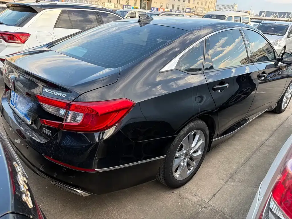 Honda Accord — фото 5
