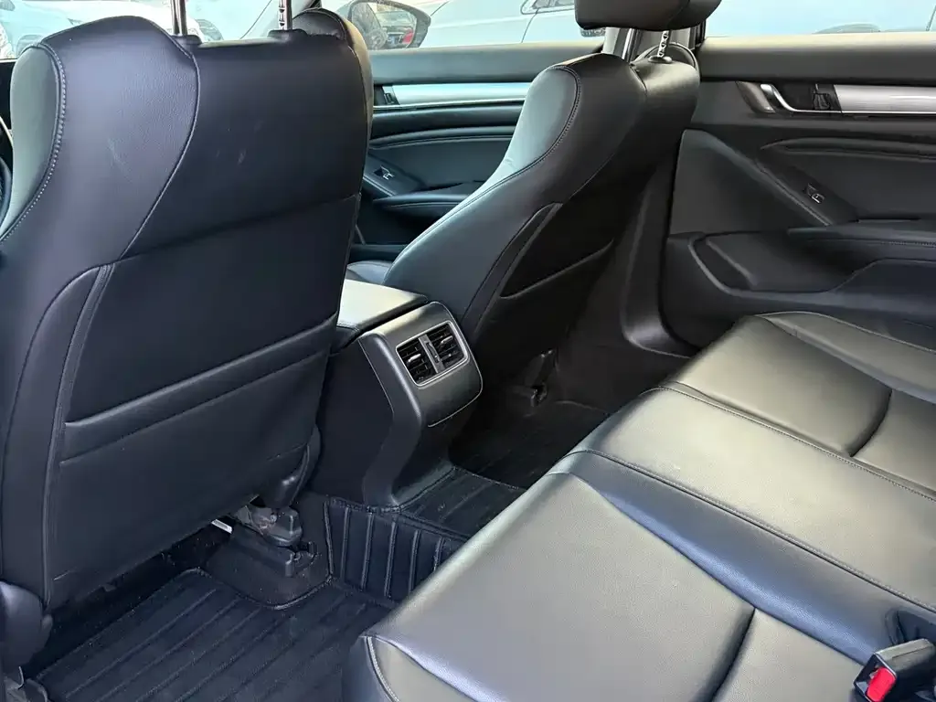 Honda Accord — фото 3
