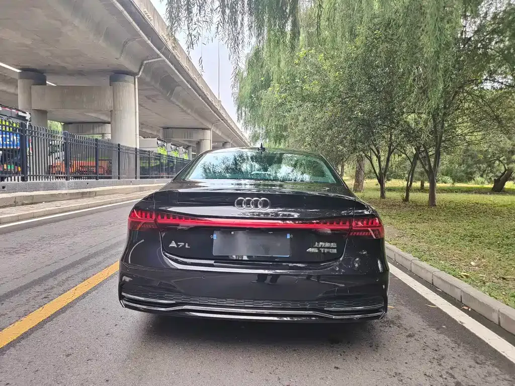 Audi A7L — фото 8
