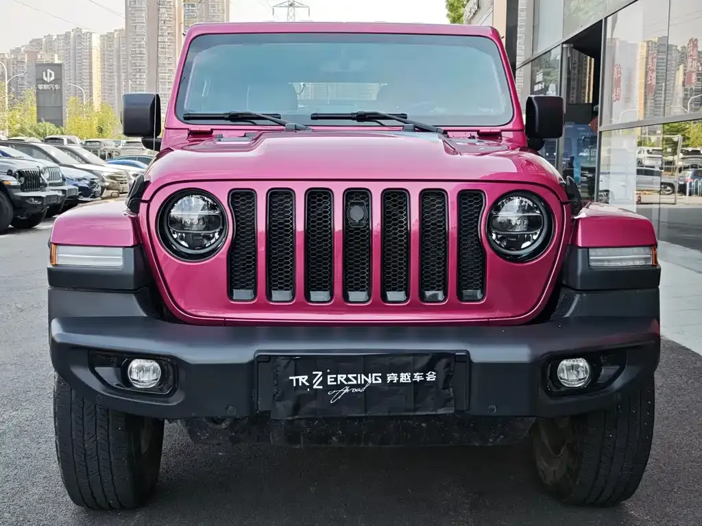 Jeep Wrangler — фото 1
