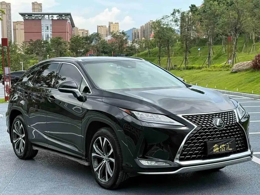 Lexus RX — фото 1