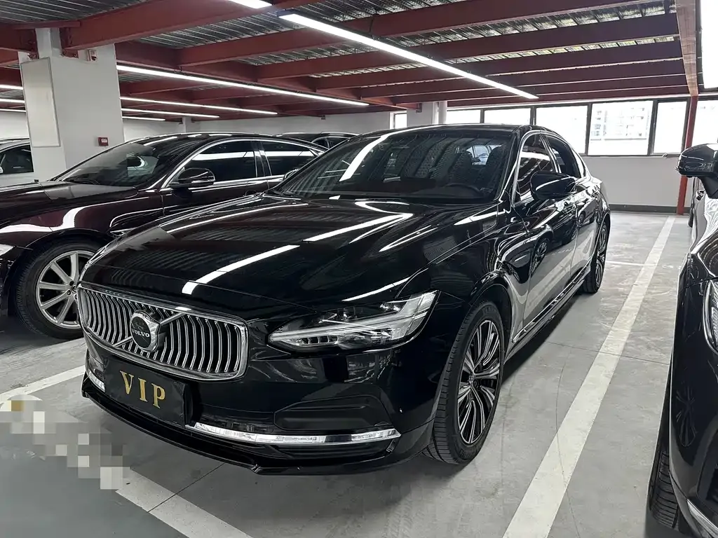 Volvo S90 — фото 1