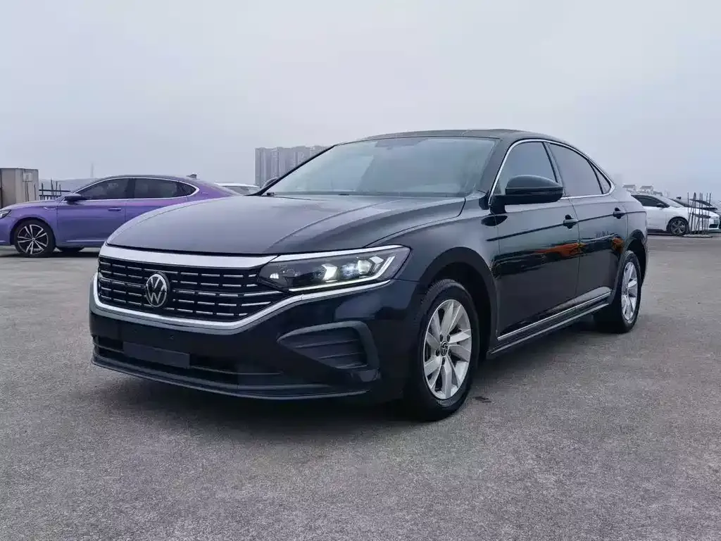 Volkswagen Passat — фото 1
