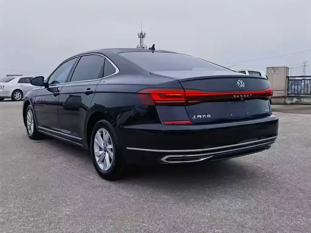 Volkswagen Passat — фото 5