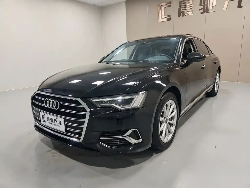 Audi A6L — фото 1