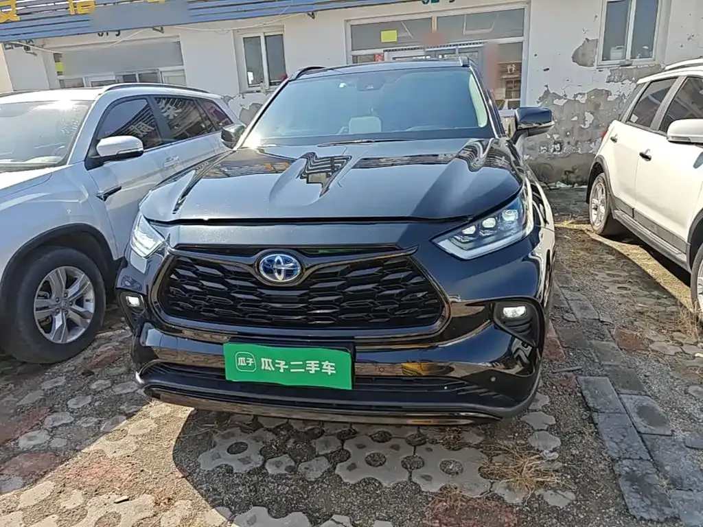 Toyota Highlander — фото 10