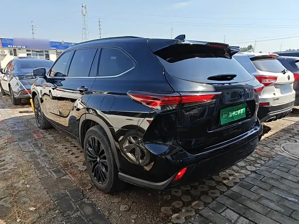 Toyota Highlander — фото 7
