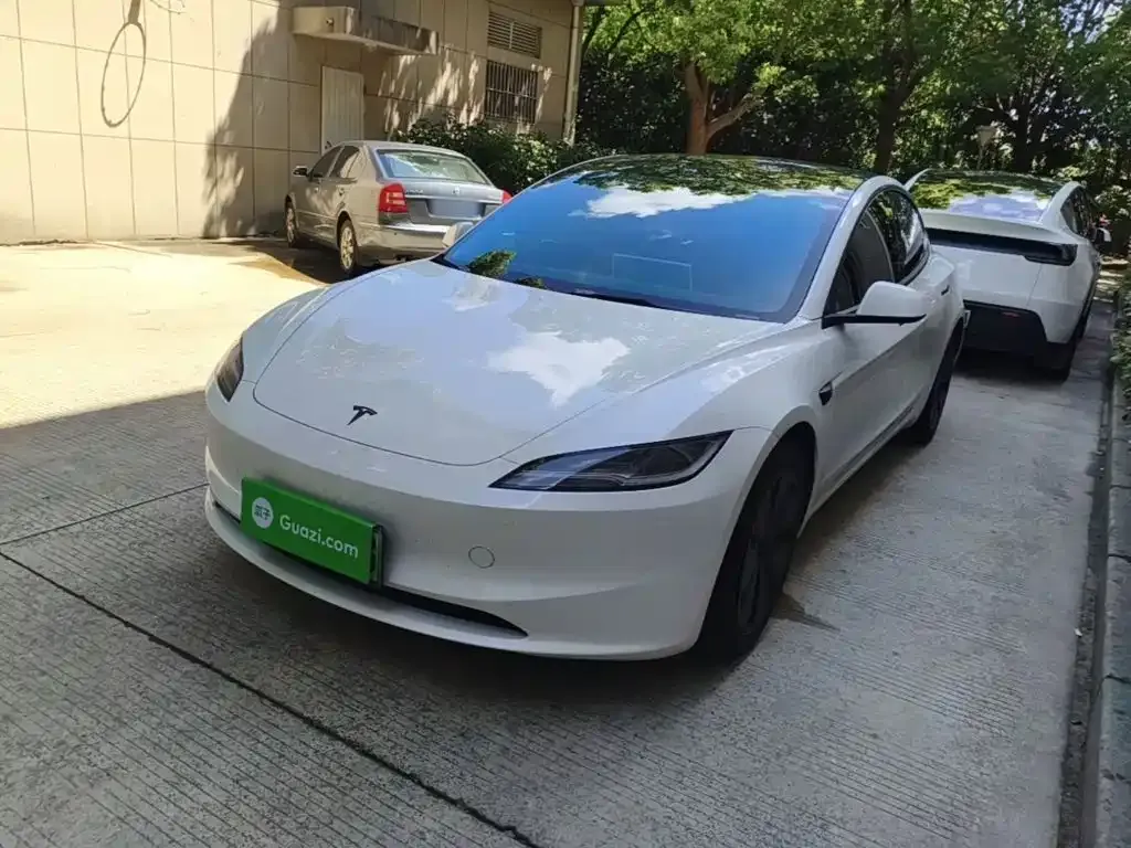 Tesla Model 3 — фото 9