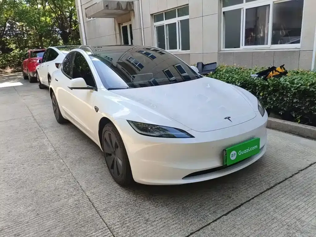 Tesla Model 3 — фото 4