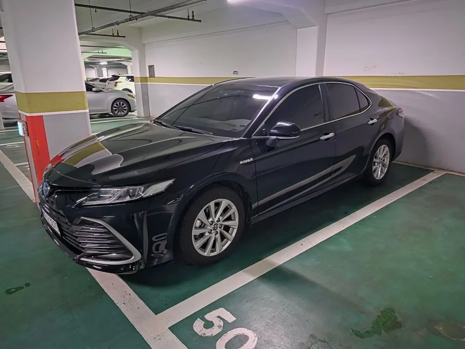 Toyota Camry — фото 5